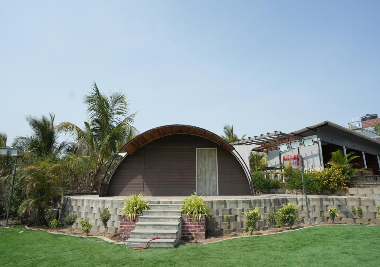 Palm Beach Resort Valsad Экстерьер фото