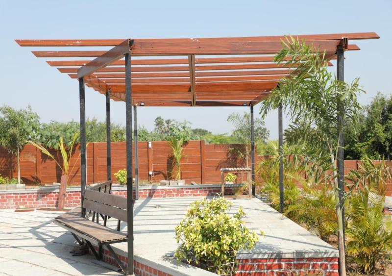 Palm Beach Resort Valsad Экстерьер фото